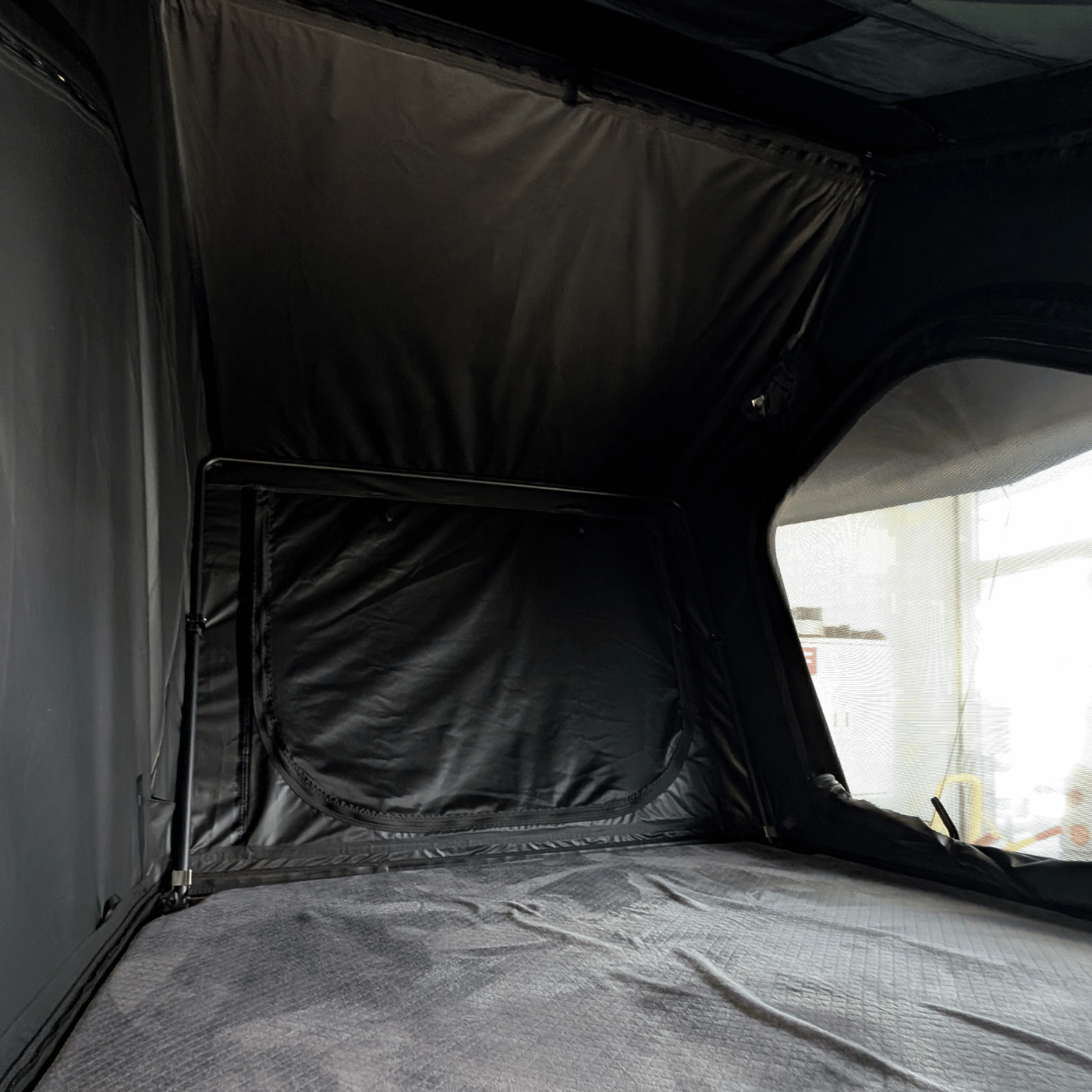 Tente de toit rigide Cervina 4478